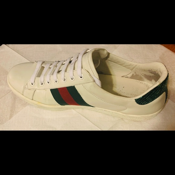 Mens 9.5 Gucci white shoes added colors are red and green with snake - Picture 7 of 7